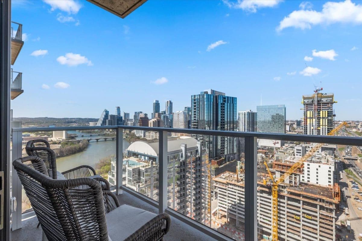 Corner Premium Suite