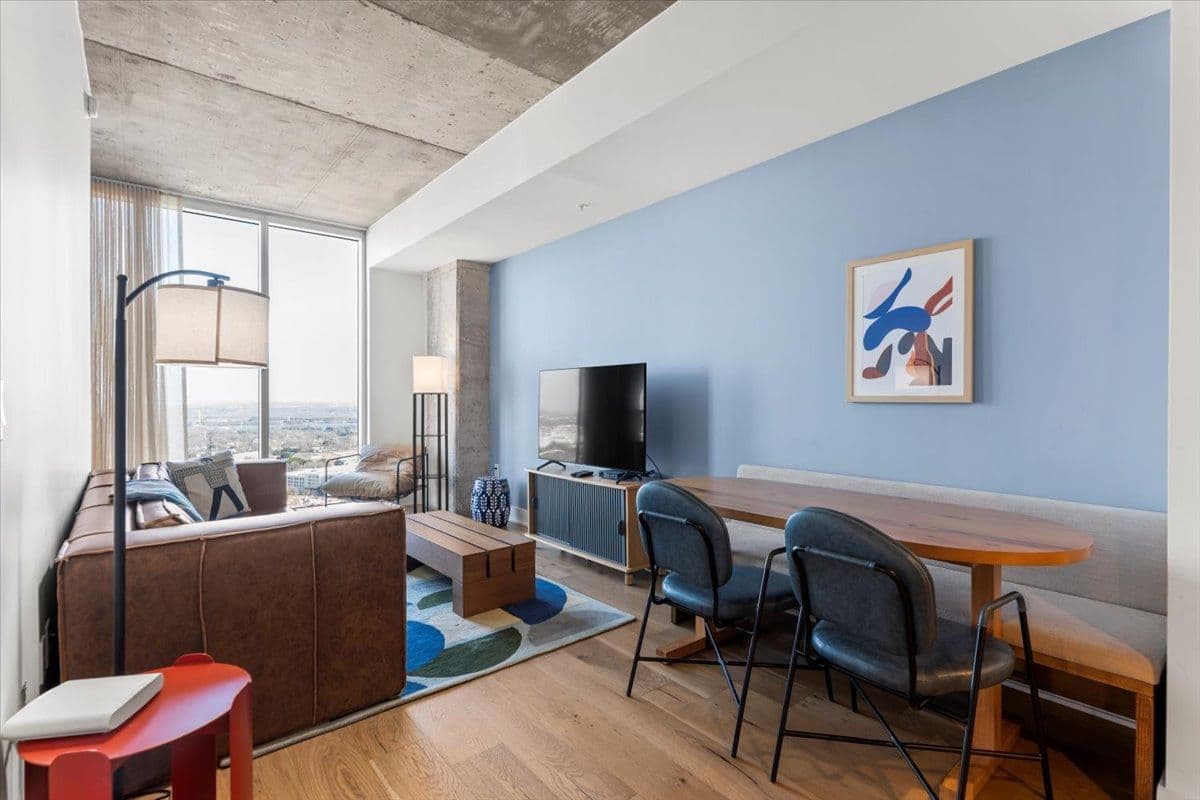 Cozy Prestige Condo