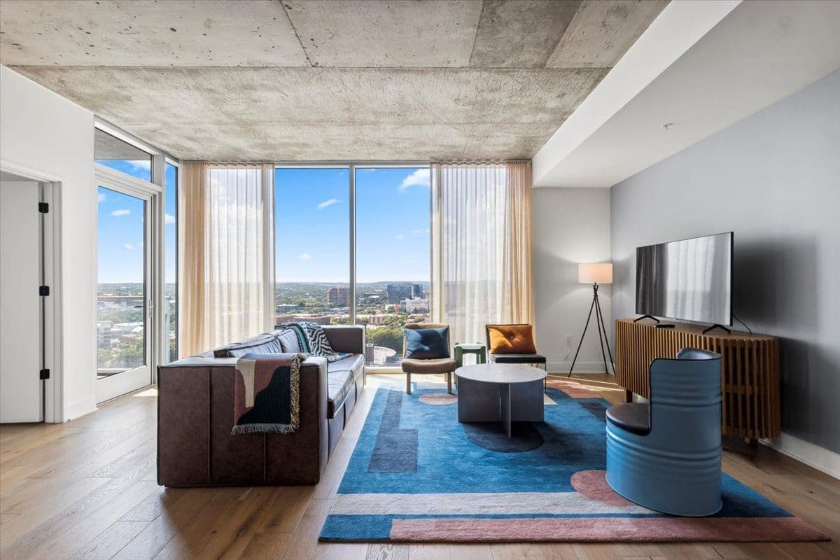 Lake View Penthouse