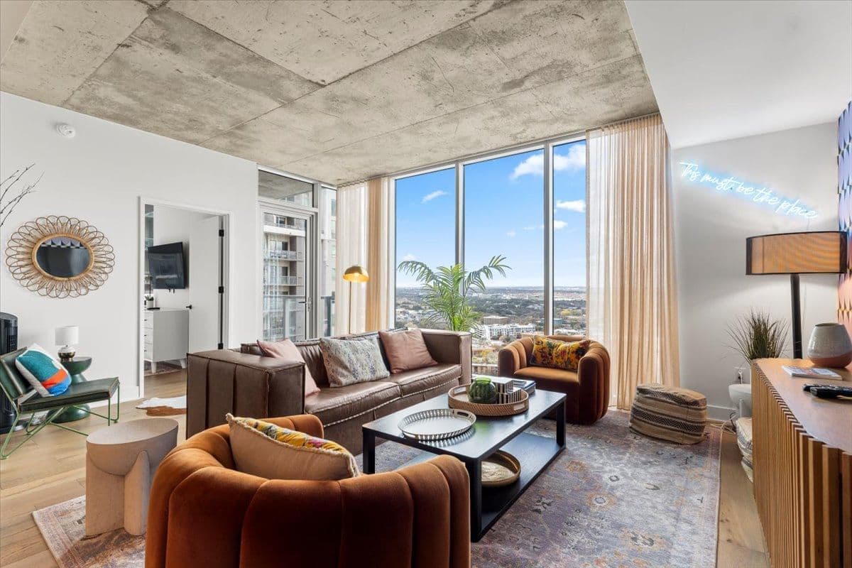 Lux Riverside Penthouse