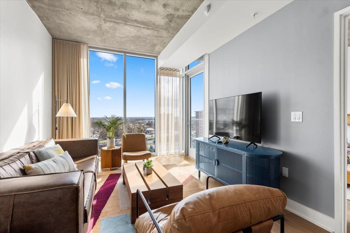 Modern Lux Suite